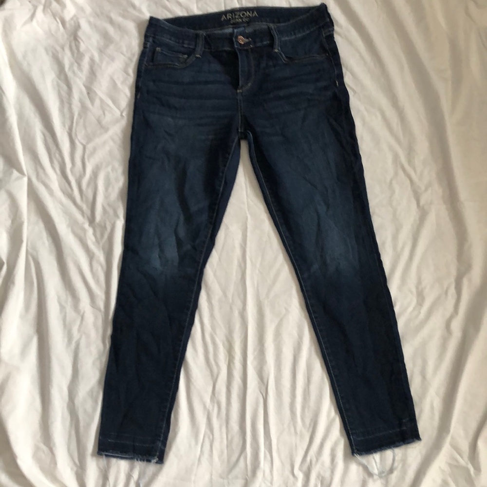 Arizona junior’s dark wash jeans